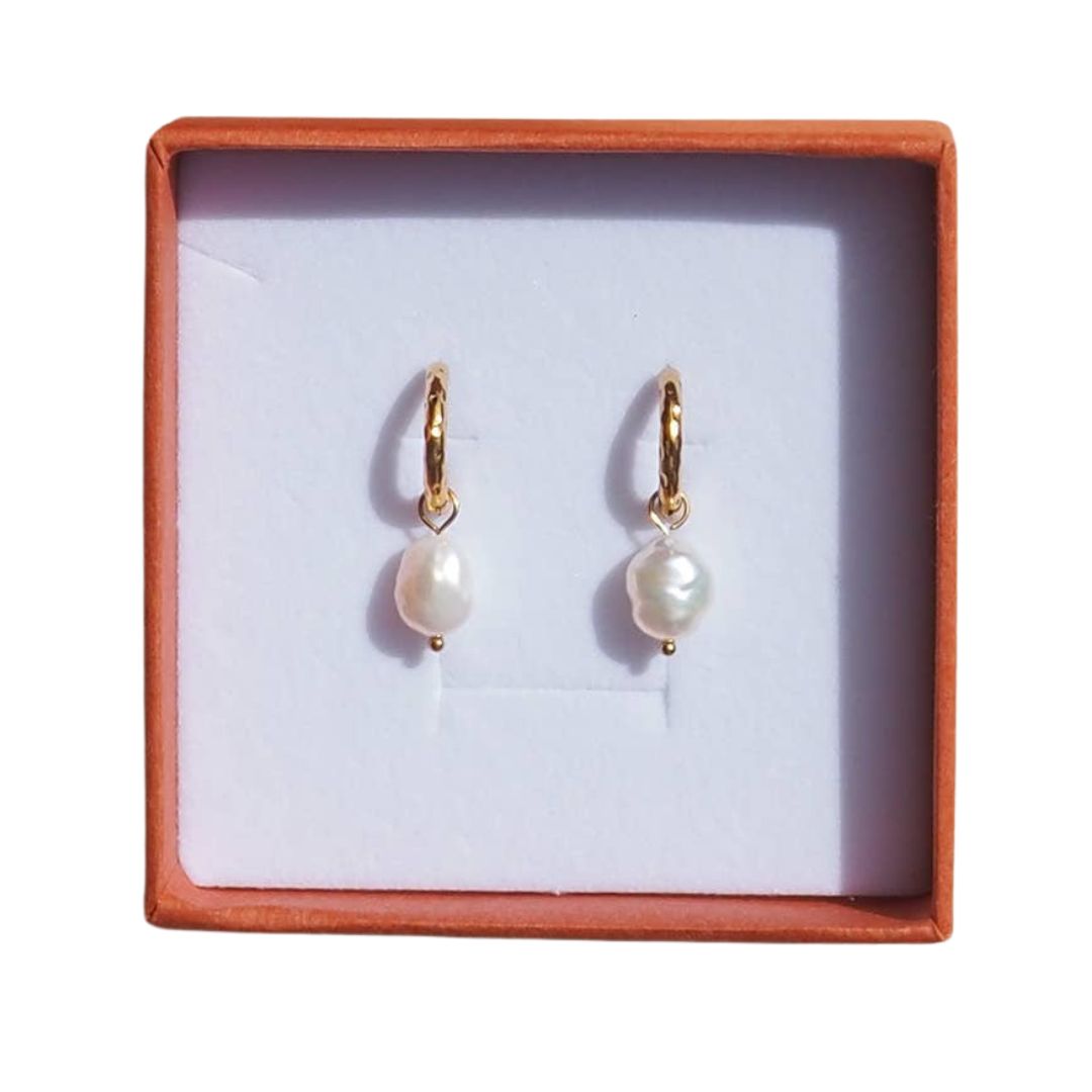 18K Gold Freshwater Pearl Hammered Hoops