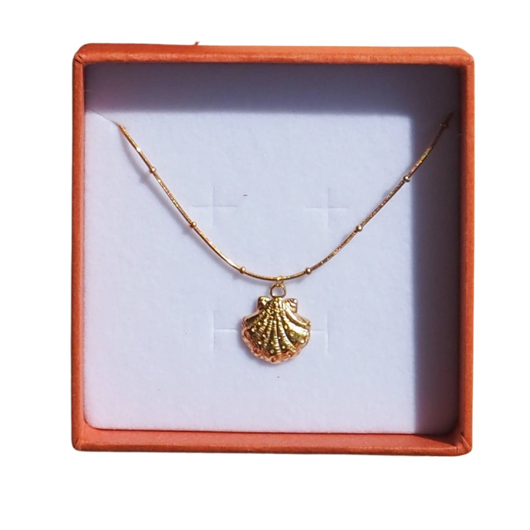 18K Gold Seashell Scallop Satellite Necklace
