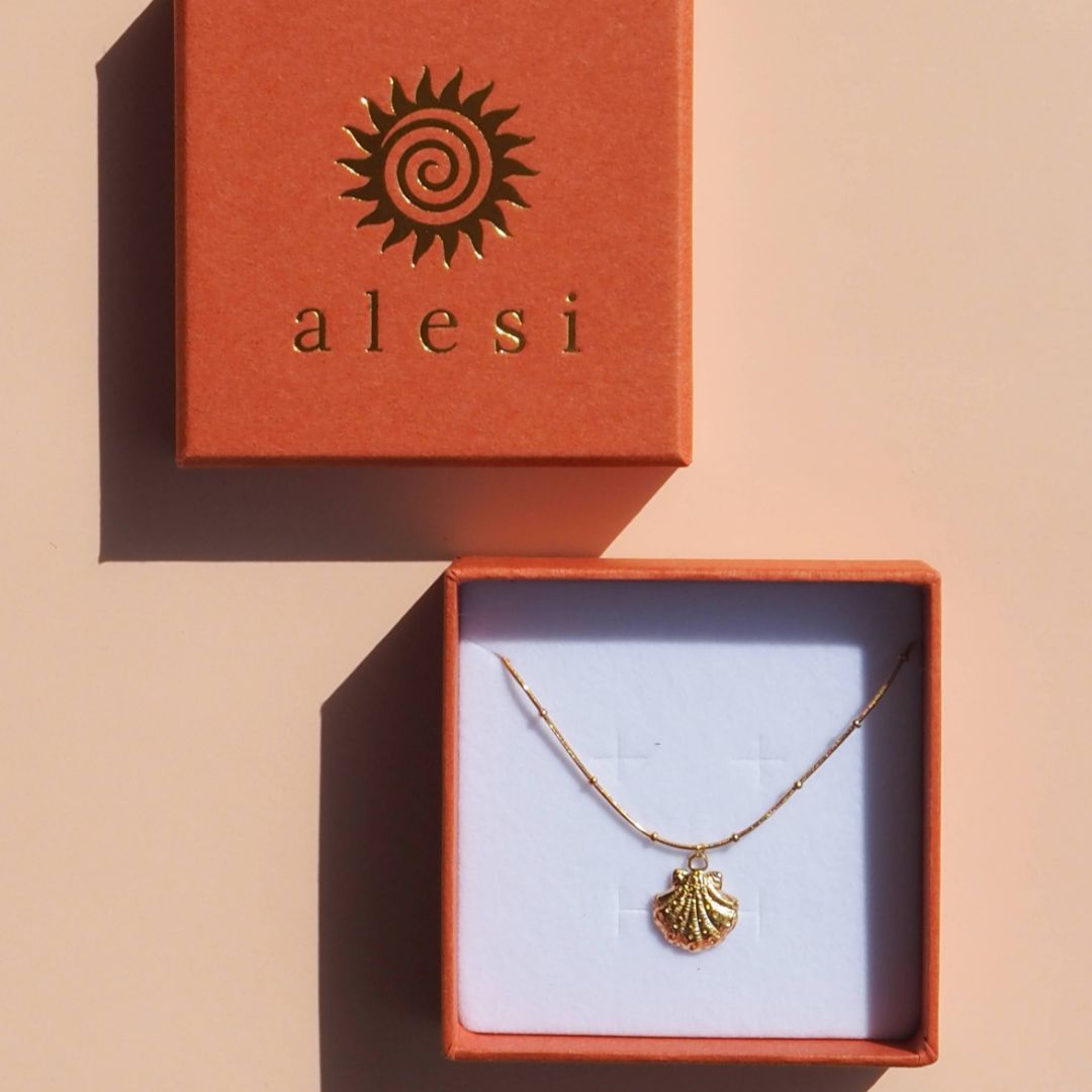 18K Gold Seashell Scallop Satellite Necklace