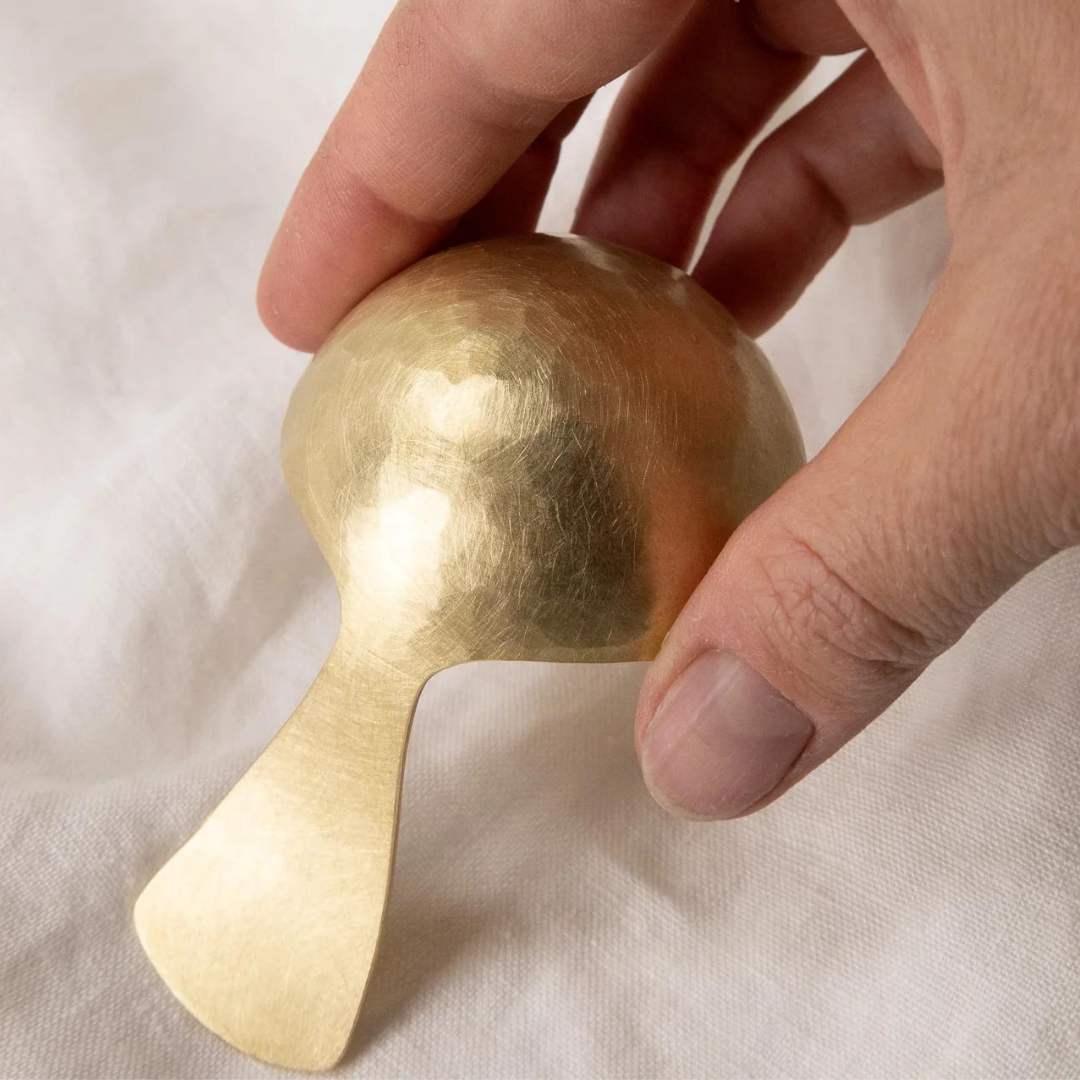 Brass Wagtail scoop by Ferro Forma