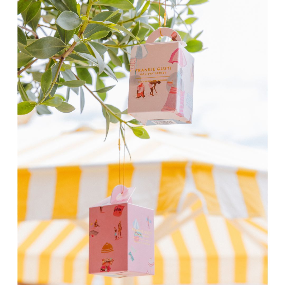 HOLIDAY SERIES ORNAMENT CANDLE | COCONUT SURF