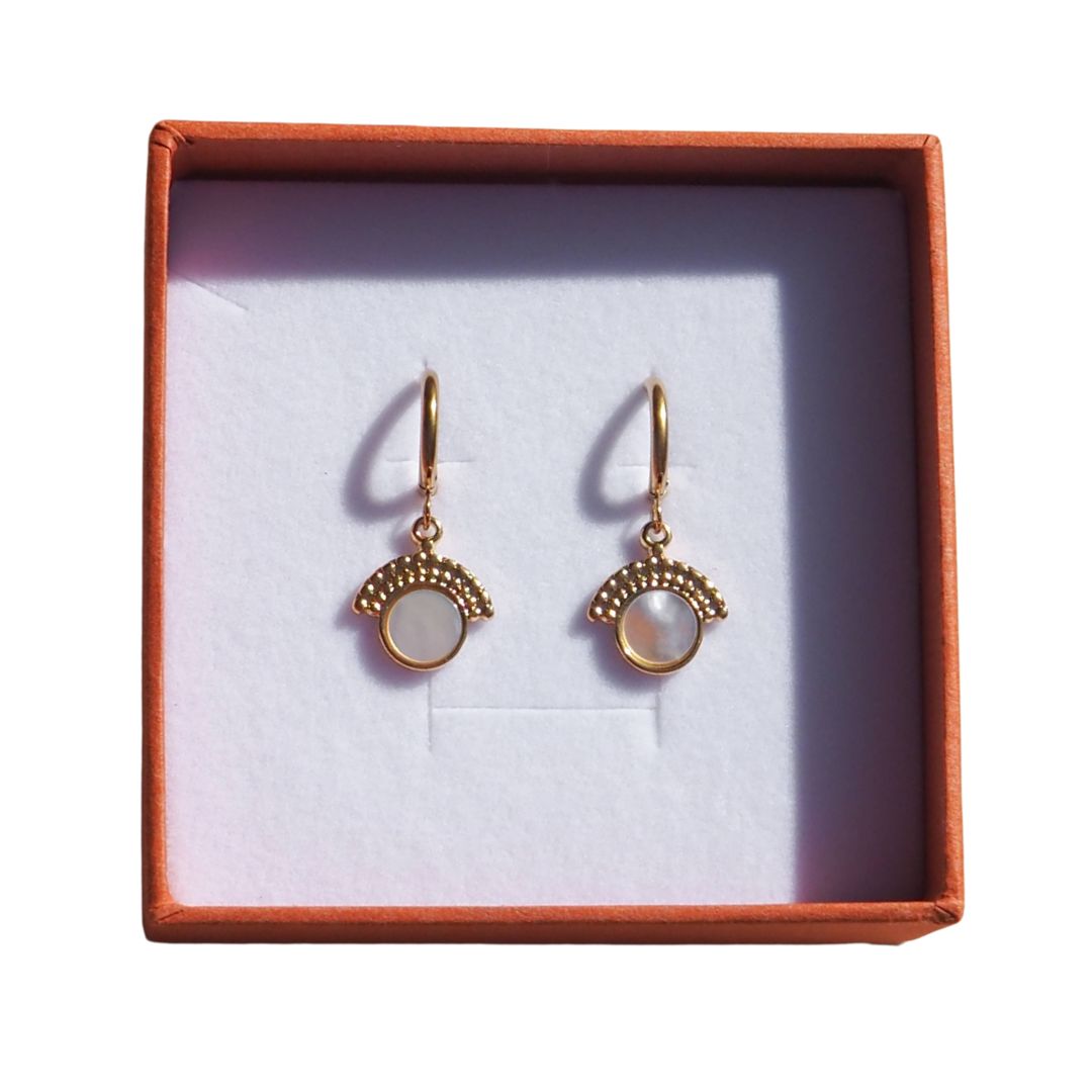 Mother of Pearl Circular Pendant Earrings 18K Gold