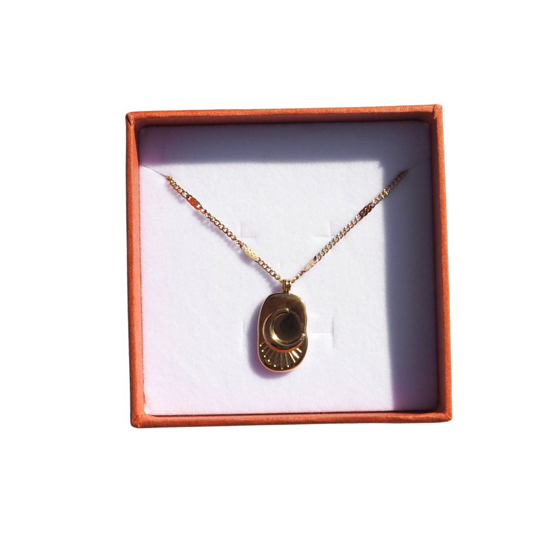 Mother of Pearl Crescent Moon Necklace 18K Gold