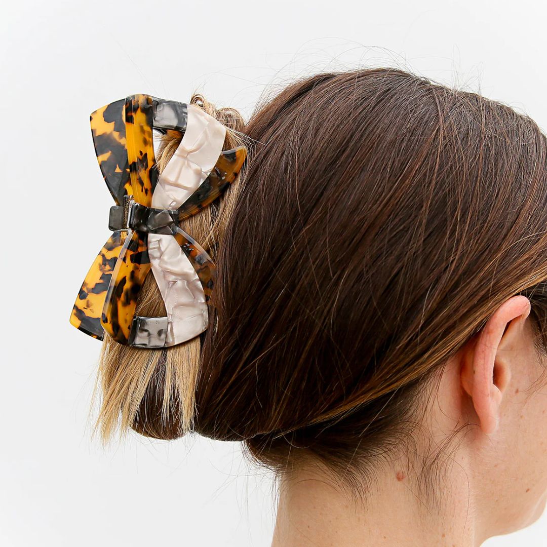 Tortoise Bow Claw Clip